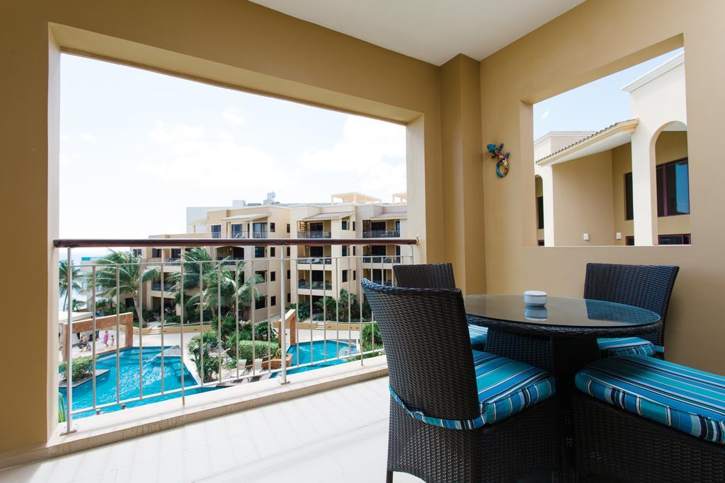 Oceanfront El Faro Surf 302 Apartment Плая дел Кармен Екстериор снимка