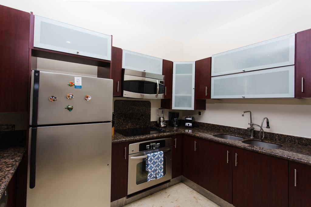 Oceanfront El Faro Surf 302 Apartment Плая дел Кармен Екстериор снимка