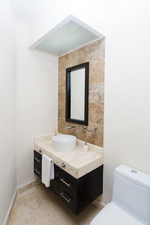 Oceanfront El Faro Surf 302 Apartment Плая дел Кармен Екстериор снимка