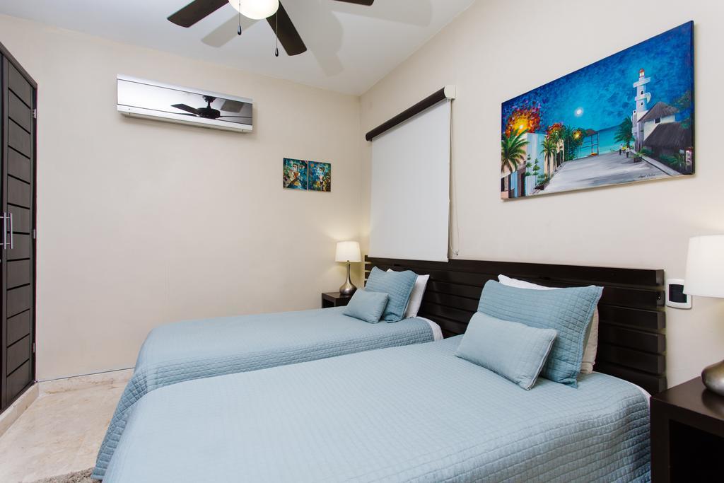 Oceanfront El Faro Surf 302 Apartment Плая дел Кармен Екстериор снимка